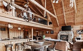 Classy Bear Cabin