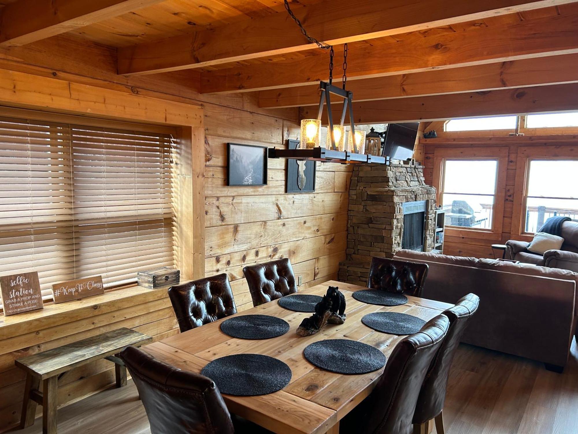 Classy Bear Cabin Gatlinburg Exterior photo