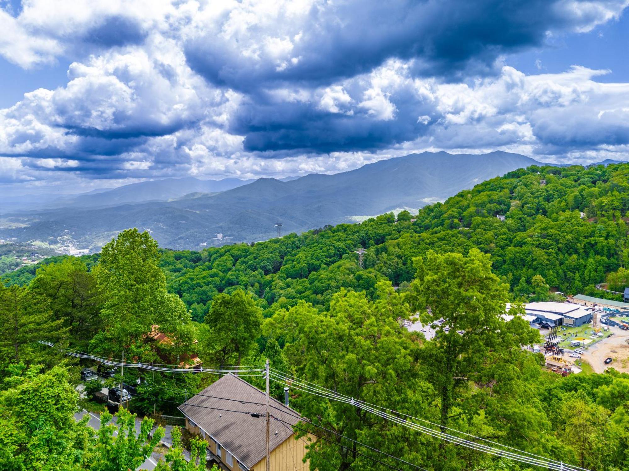 Classy Bear Cabin Gatlinburg Exterior photo