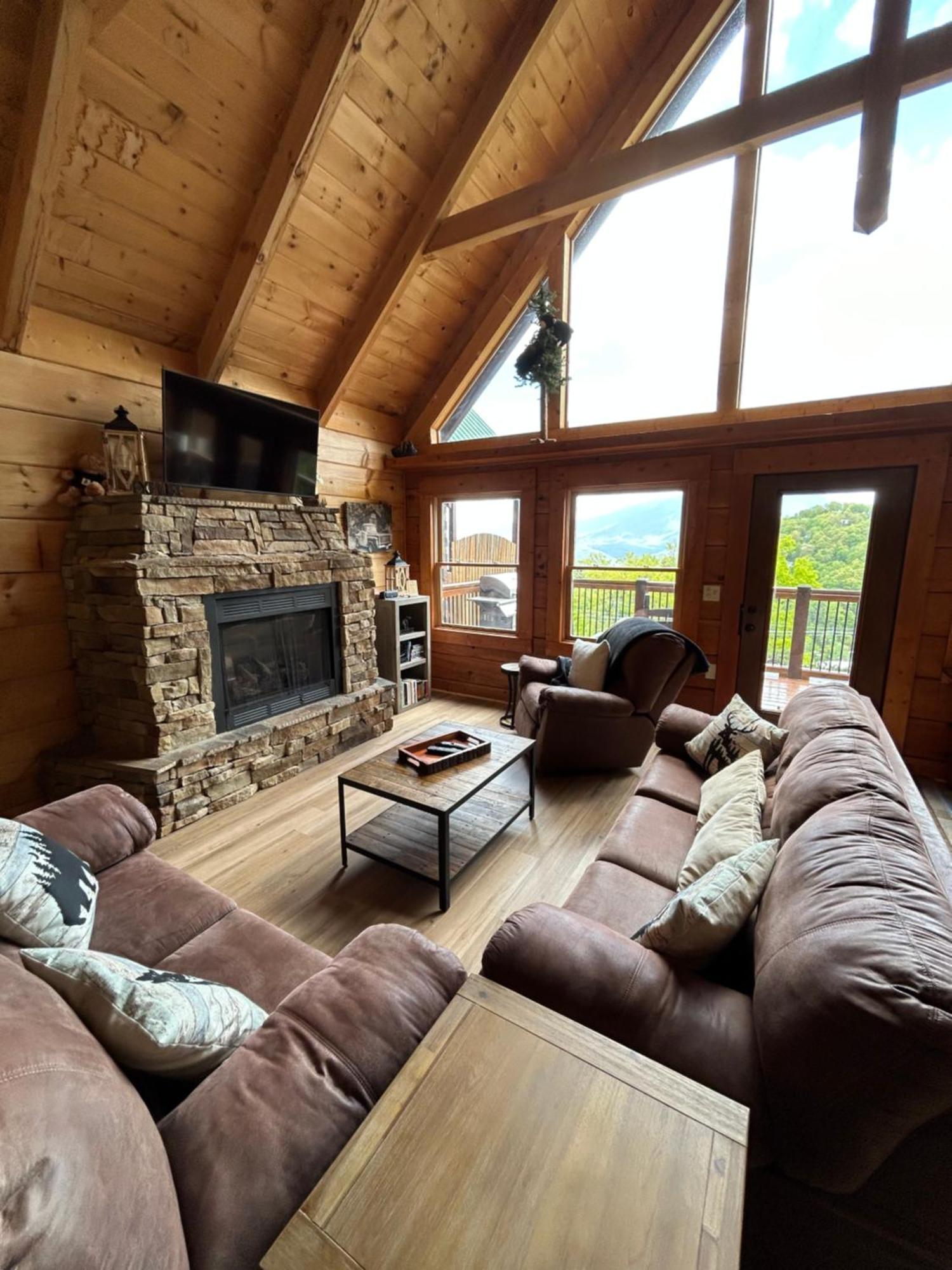Classy Bear Cabin Gatlinburg Exterior photo