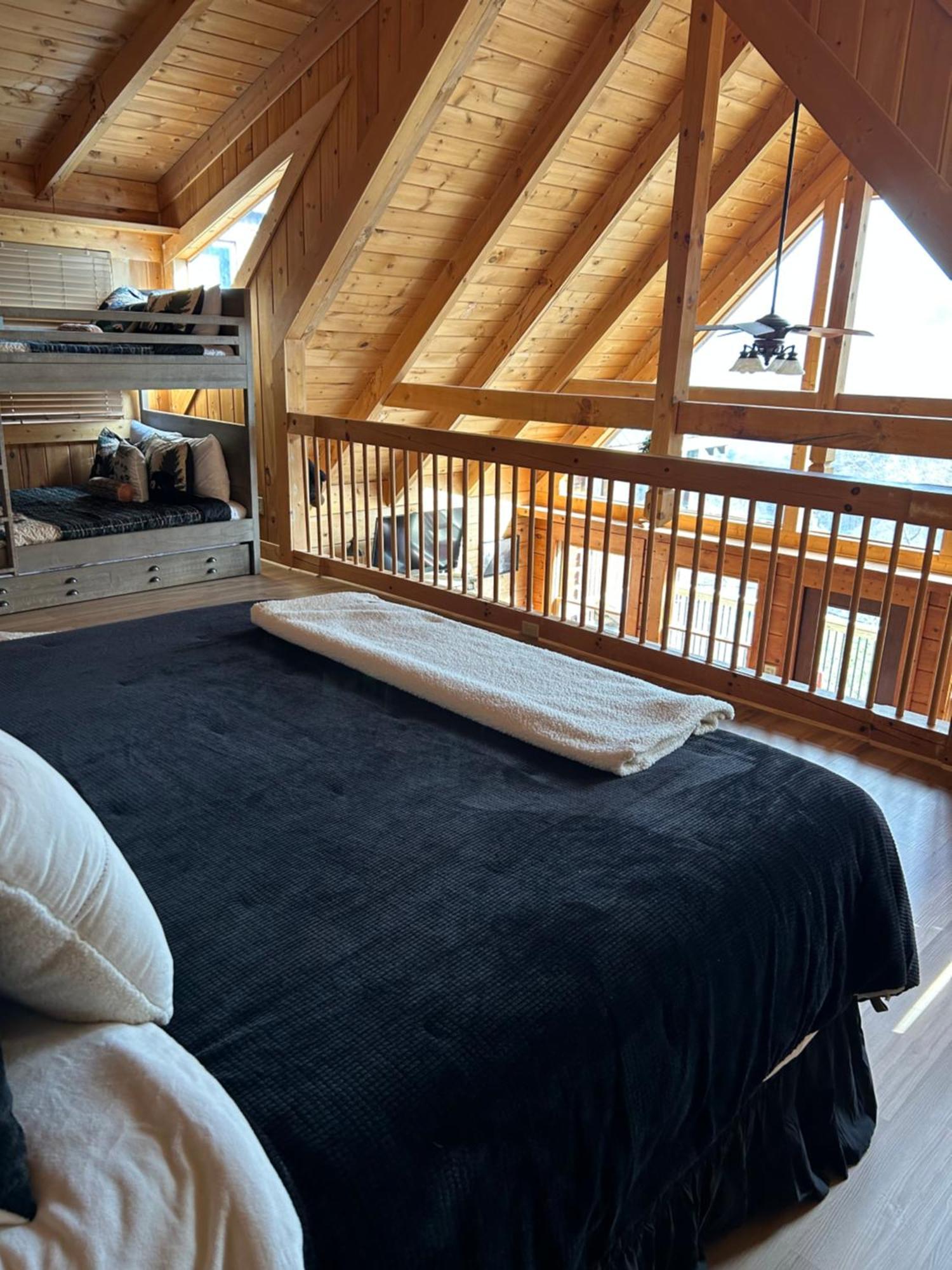 Classy Bear Cabin Gatlinburg Exterior photo